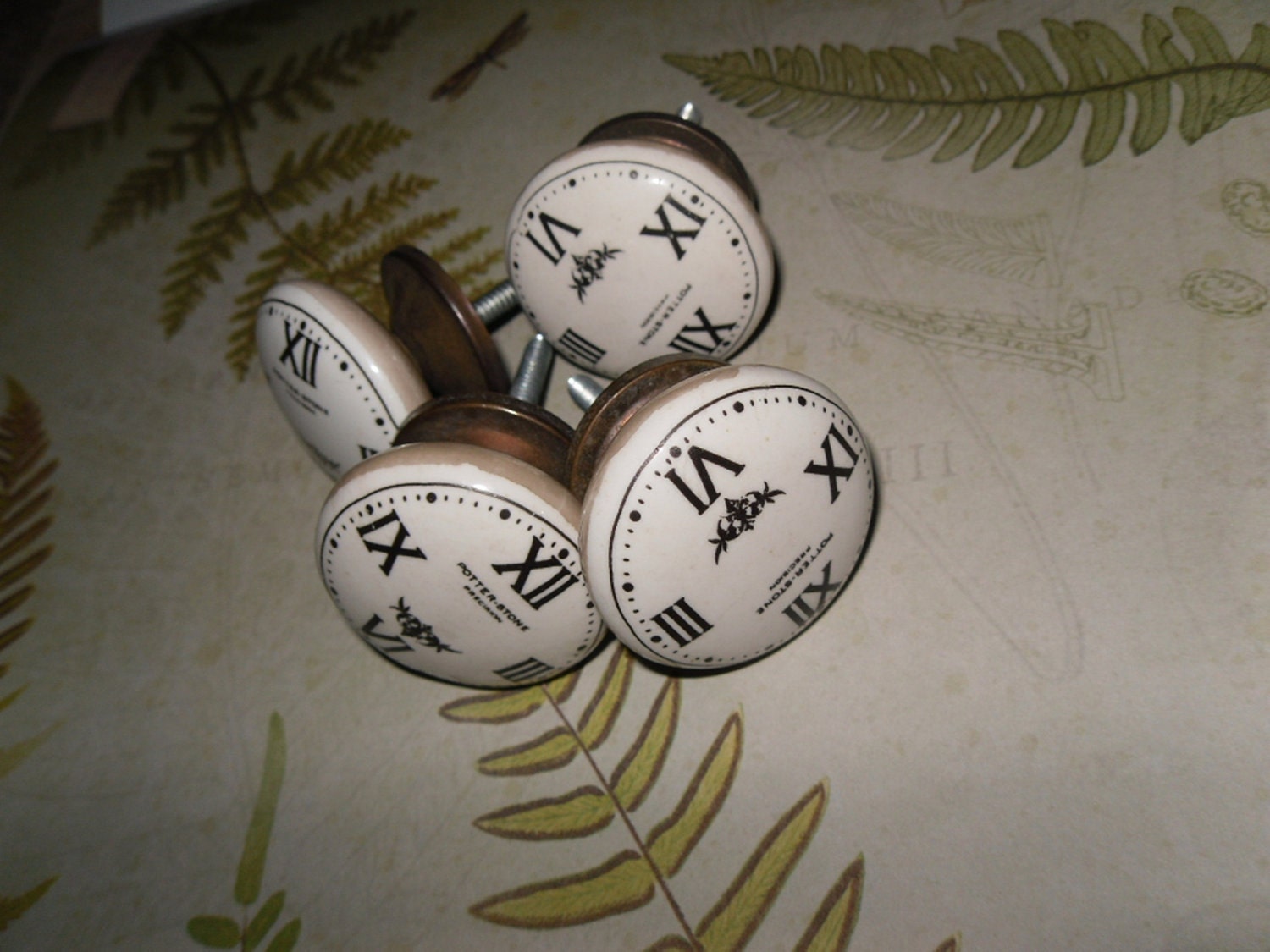 Dresser Knobs/Drawer Knobs/ Pulls Paris Perfect Knobs/Set of 4
