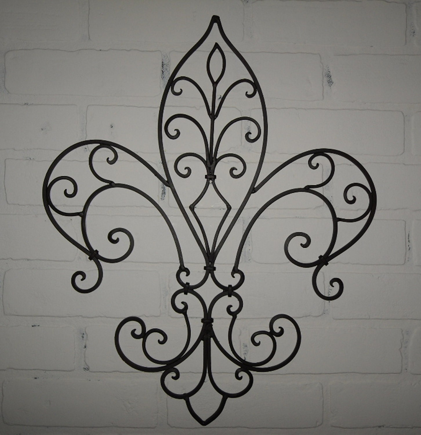 Metal Fleur de lis Wall Decor/ Wall Hanging / Shabby Chic / Black Wrought Iron