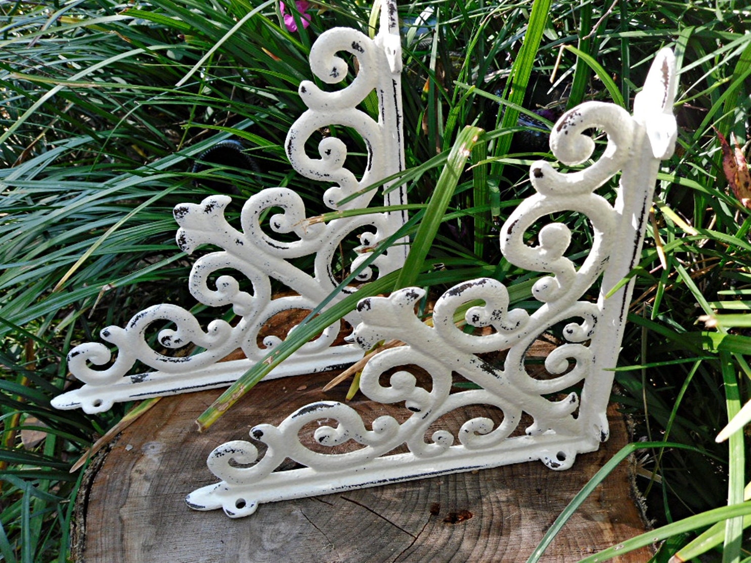 Cast Iron Shelf Brackets / Shabby Chic Brackets / Shabby Chic Decor