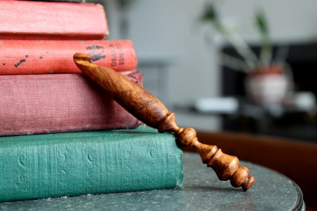 Cherry Burl Crochet Hook (10mm, Size N/15)
