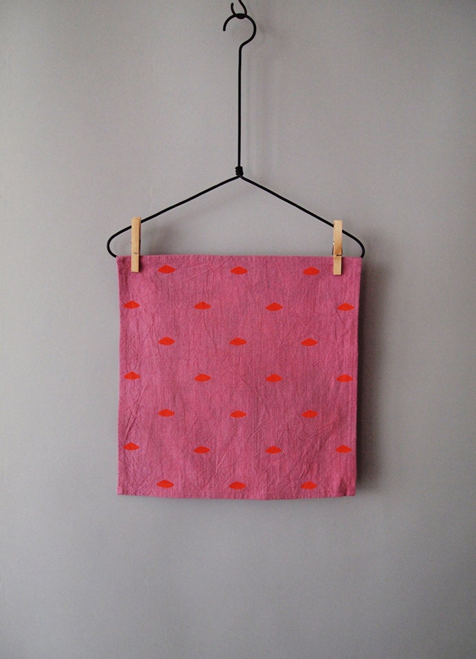 Made to Order, Set of 2 Cocktail / Table Napkins "Clementine, a Bowl" - Orange & Blue on Mauve