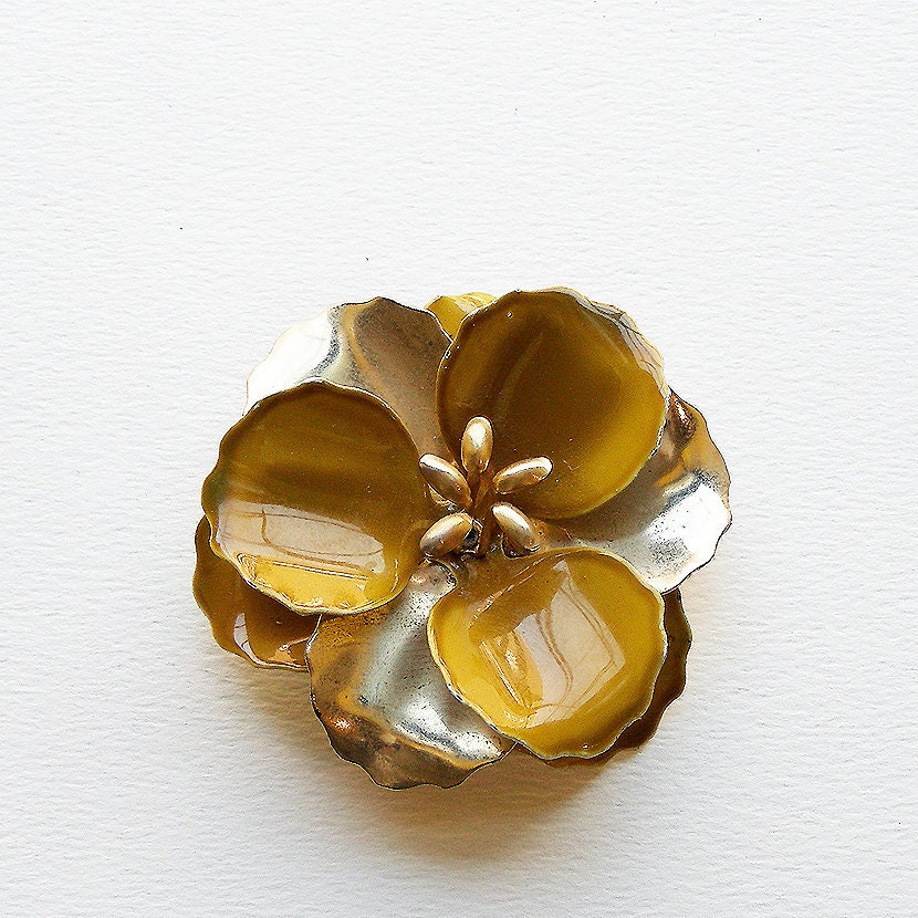 Goldenrod - 1960s Floral Enamel Jewelry - Gold Tone with Yellow Ochre Topaz Mustard Citrine Vintage Flower Pin Brooch - Mad Men - under 20