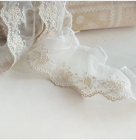 embroidered ruffle mesh lace 1yard (width 5cm)natural ivory 12941