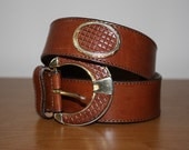 Vintage Chestnut Brown Leather Belt with Gold Detailing. Length 36