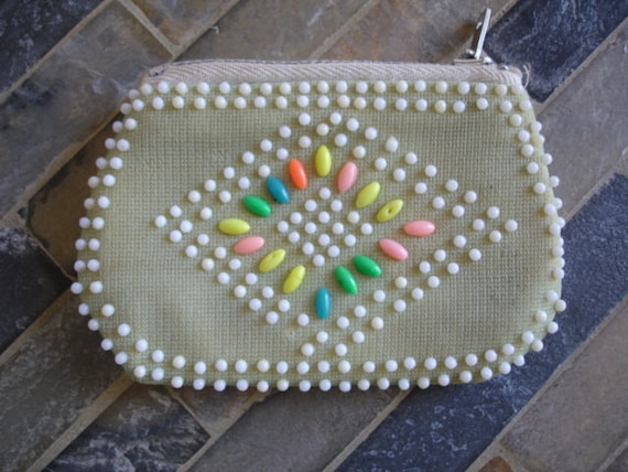 Small Vintage Beaded Coin Purse by VintageUrbanAntiques on Etsy