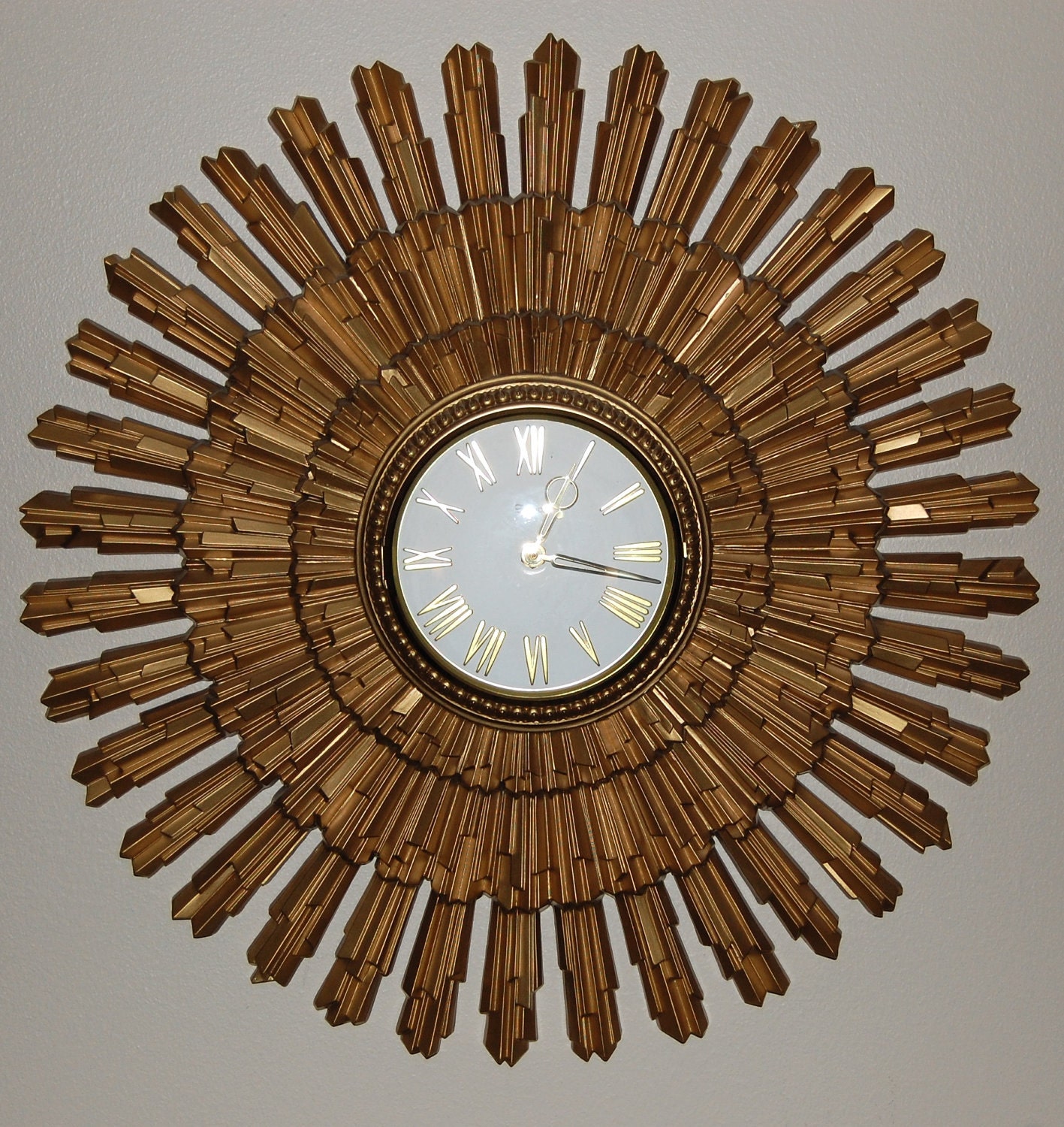 Hollywood Regency Syroco Starburst Clock from 1969