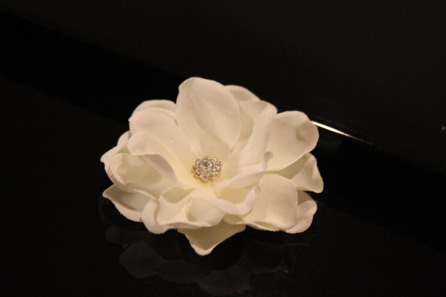 White Bridal Hair Flower,  Bridal Head piece, Wedding Accessories,  simple chic hair flower,