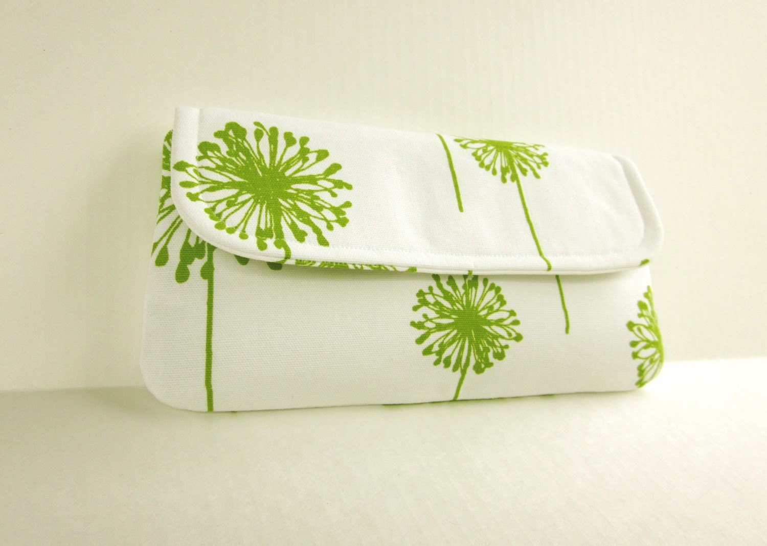 Green White Dandelion Clutch by waterpath