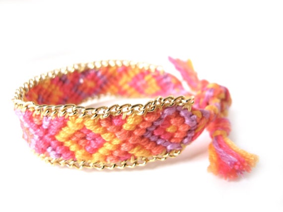 Friendship bracelet with Gold Chain pink