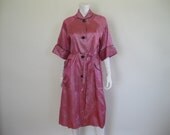 Vintage 1950s Robe / 50s Pink Paisley Skylon / Rockabilly / Lucy / Swing Back / L