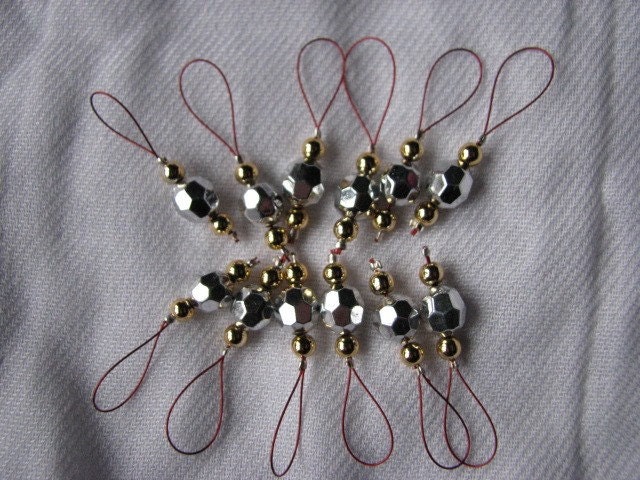 Lace stitch markers