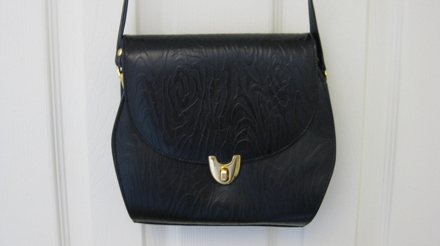 Vintage Black Classic Faux Leather Purse with Adjustable Strap