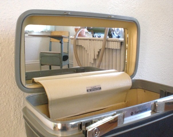 Vintage Samsonite Train Case Profile II Dark Blue