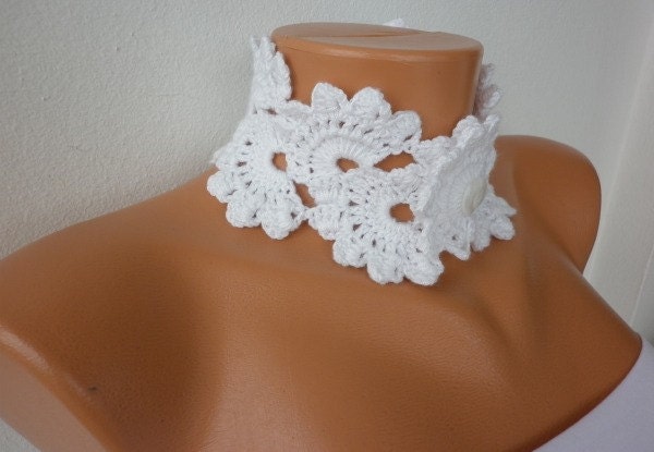 White  Queen Anne Lace  Choker Necklace Scarf  Neckwarmer  Cowl  Crochet  Gift, Her, Teacher