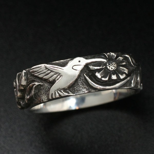 HUMMINGBIRD BAND in Sterling Silver - Fine Detailed Carving