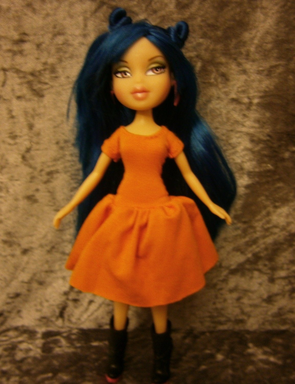 Short sleeved dress for bratz Dal and monster high dolls