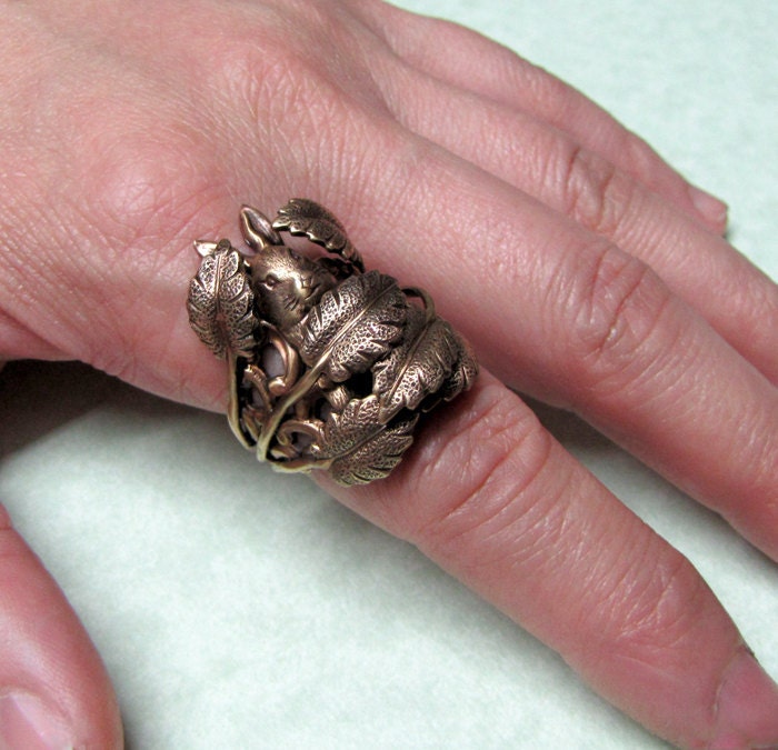Forest Rabbit Secret Hiding Place ' leaf ring '
