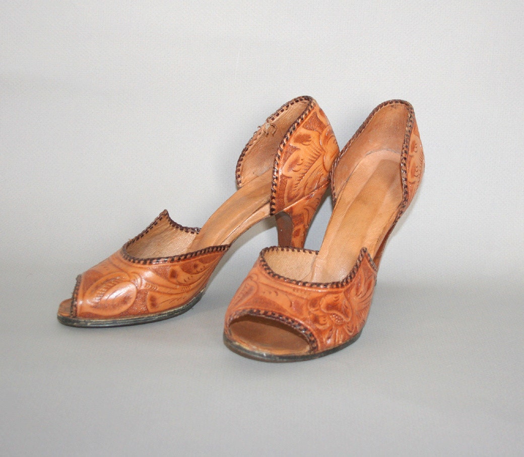 1940s Mexican TOOLED Heels / WWII Era Brown Pumps, 7