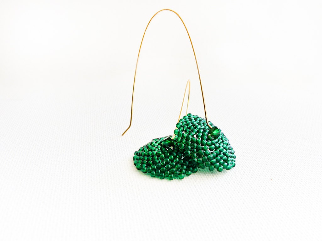 Emerald green long dangle disk earrings. May Birthstone jewelry