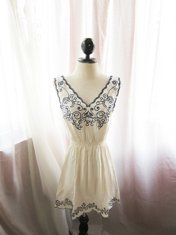 Rustic White Embroidered Scallop Aztec Angel Dress Nostalgia Cloudy Peasant Indie Exotic Moroccan Dressy Long Tunic