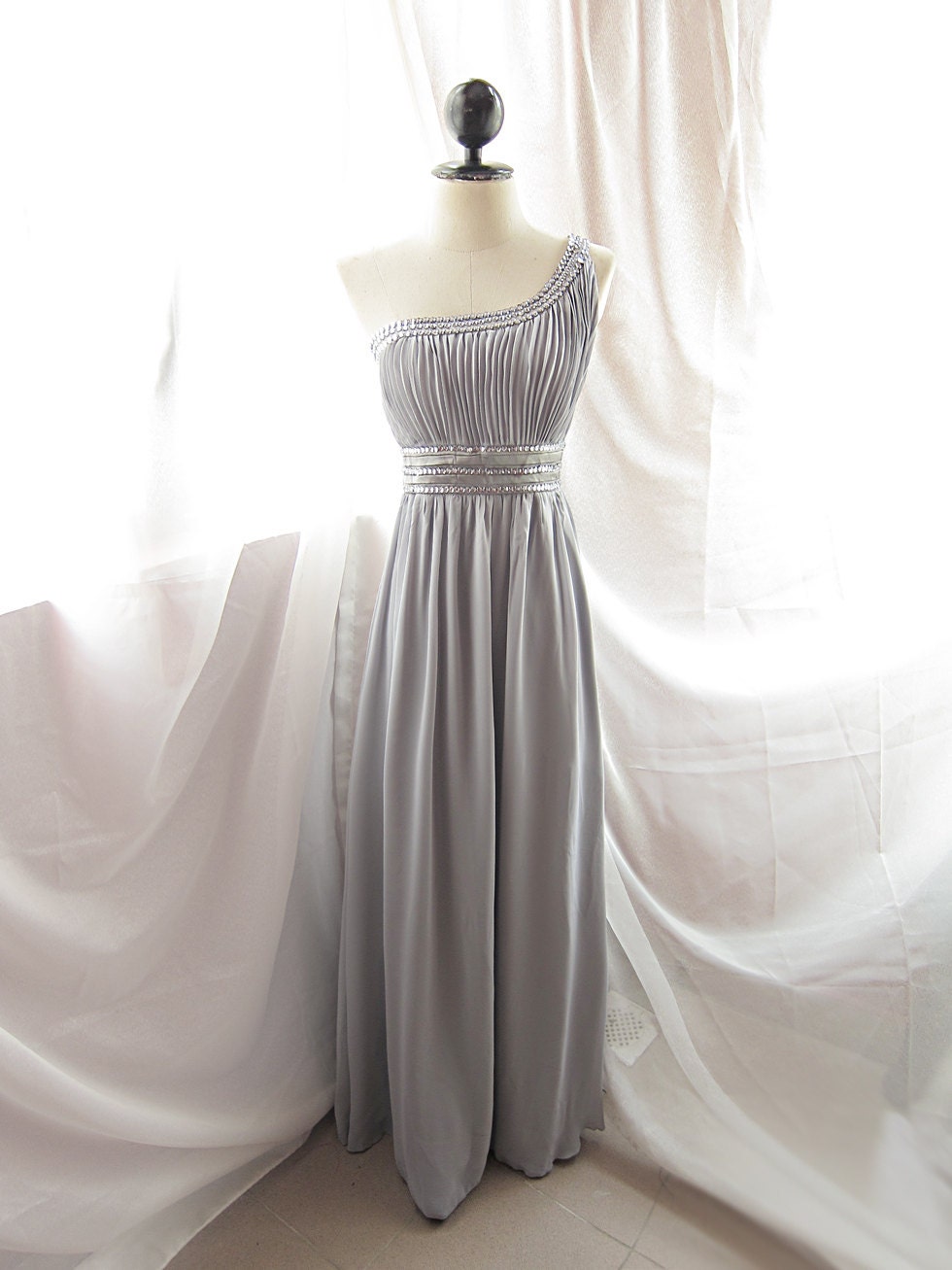 Nostalgic Rainy Gray Angel Alice in Wonderland Majestic Jane Austen Bijoux Marie Antoinette Posh Classy Elegant Tiffanys Long Gown