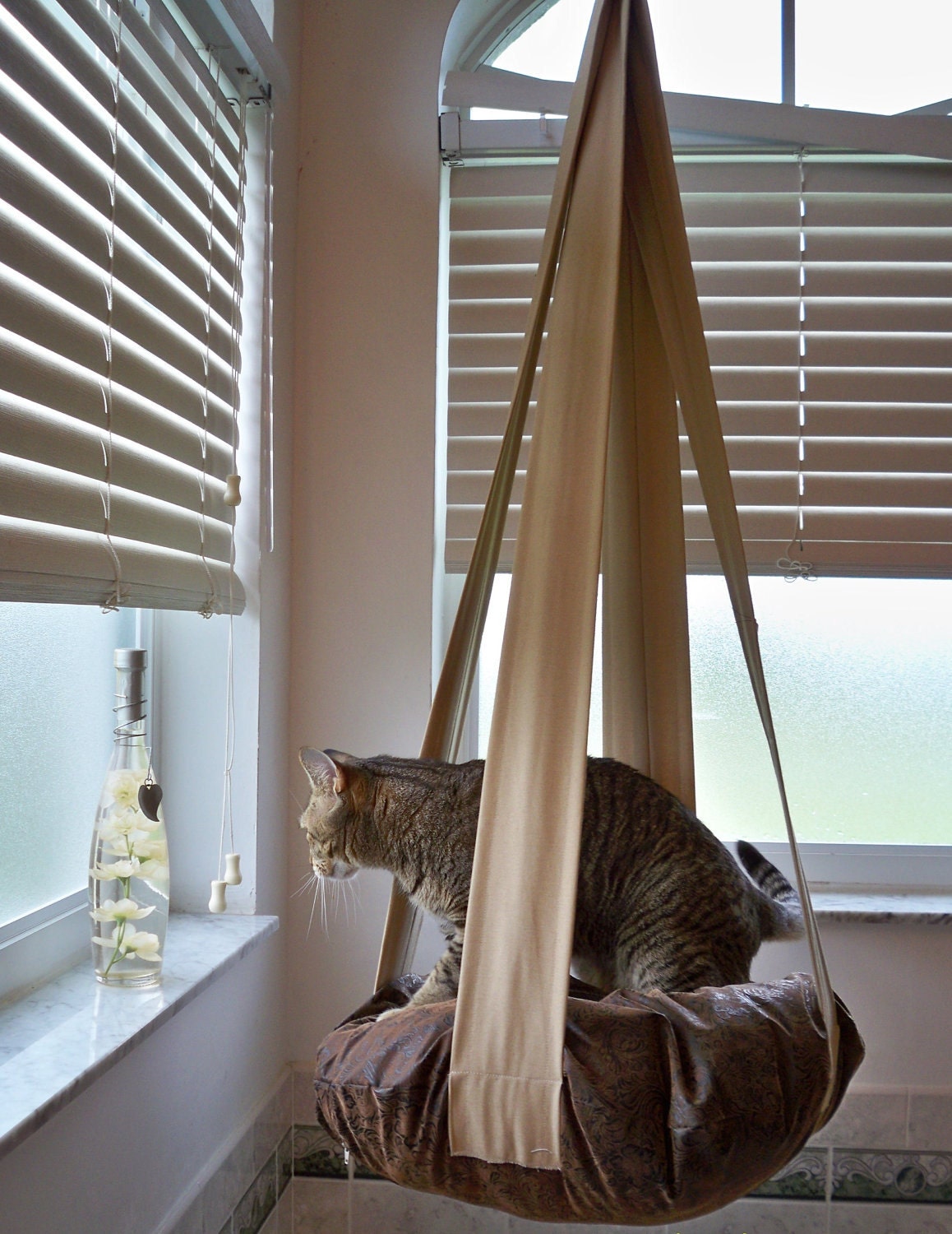 Kitty Cloud Single Hanging Faux Leather & Khaki Cat Bed