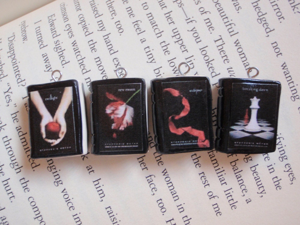 Twilight 4 Book Charm Set