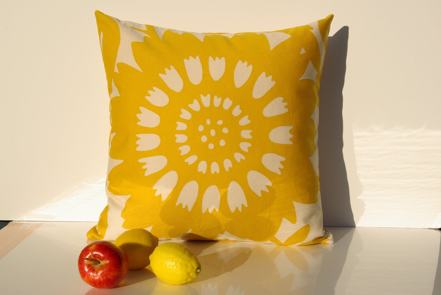 Decorative Pillow Cover 20"x20", Sunflower and Tulips design" Stockholm".