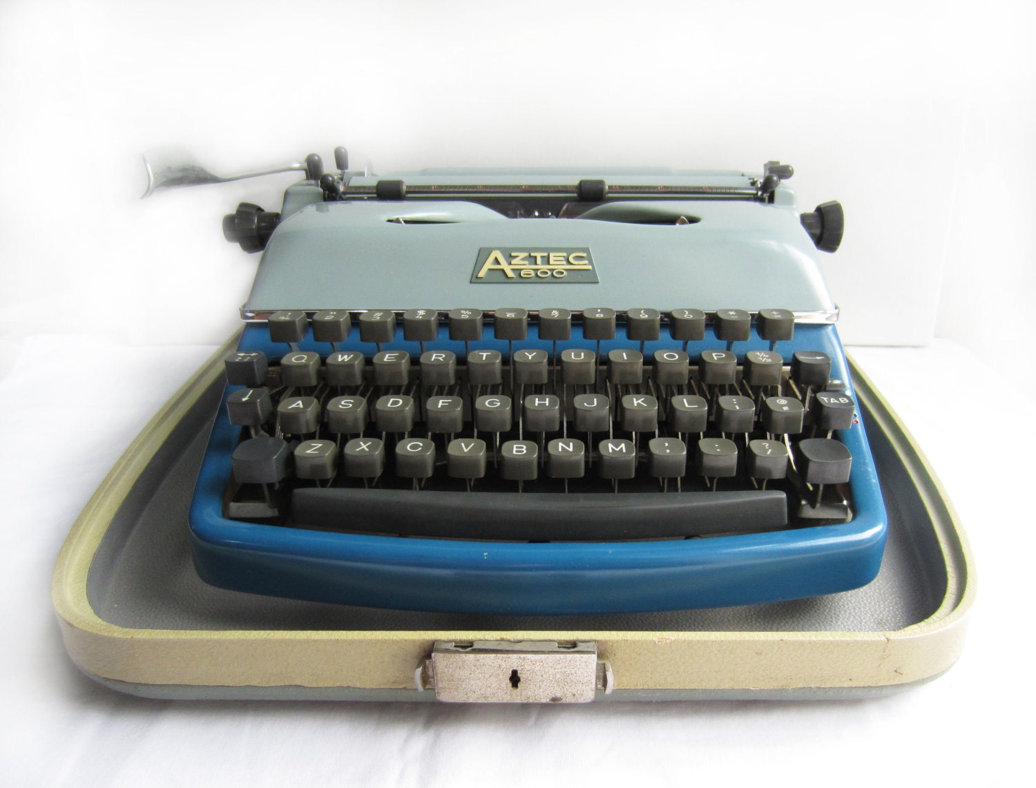 Aztec 600 Typewriter - Made in Germany - Excellent Working Condition - Two Tone Blue