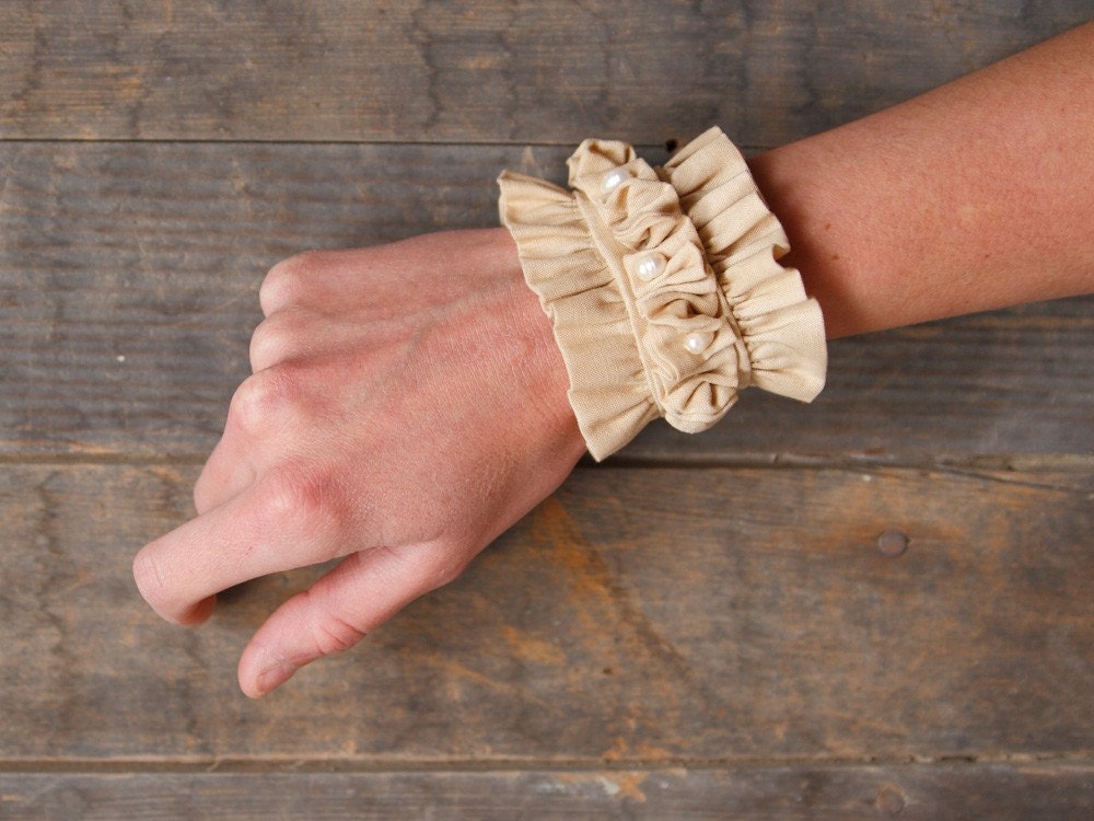 Ruffle Cuff