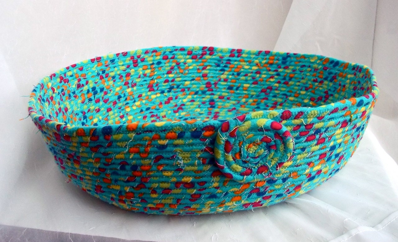 Turquoise Cat Bed, Handmade Aqua Cat Bed, Flannel Dog Bed, Cozy Flannel Pet Bed furnishings, hand wrapped and coiled fabric