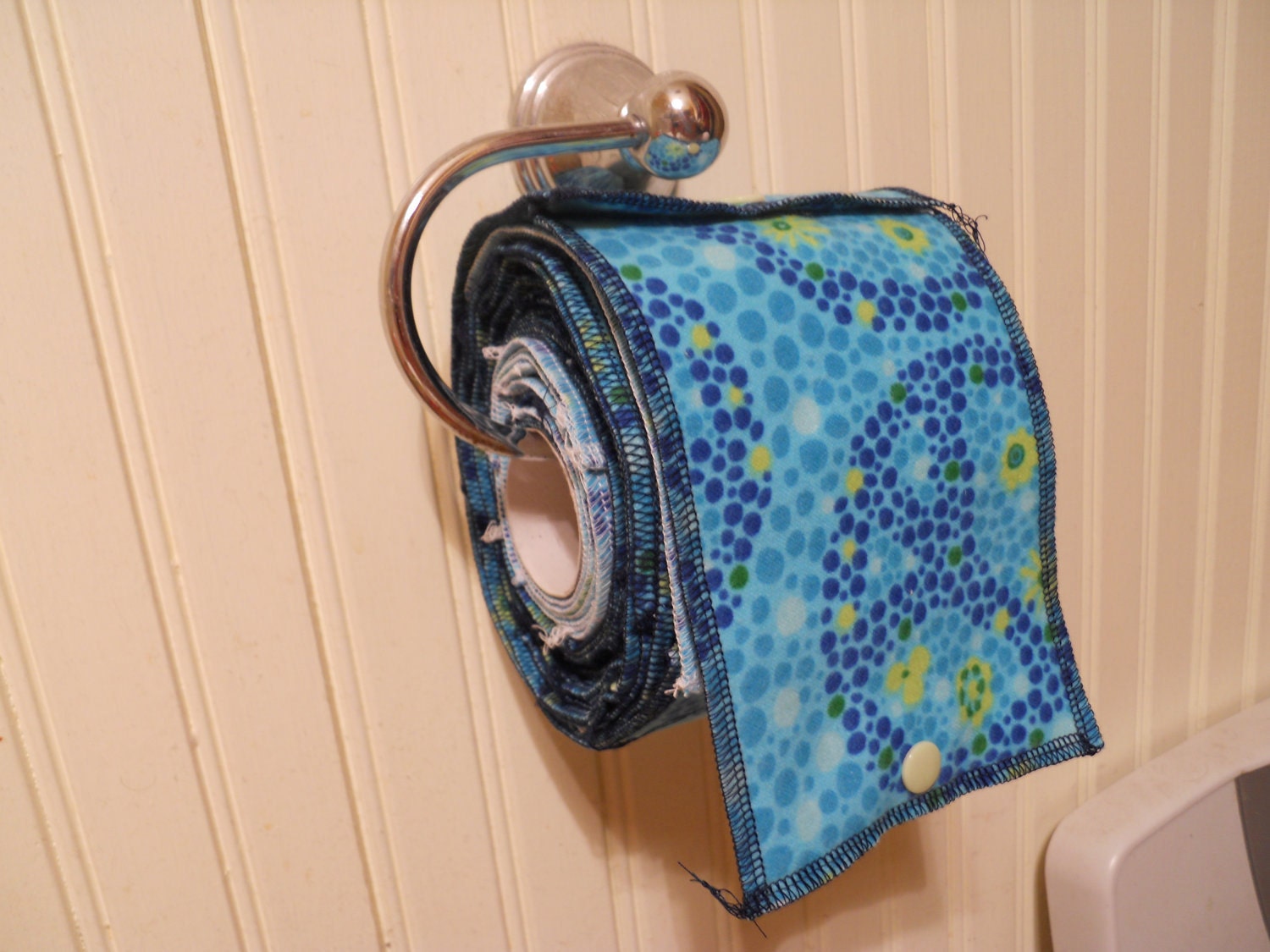 Custom Snapping Flannel Family Cloth to Fit Toilet Paper Roll