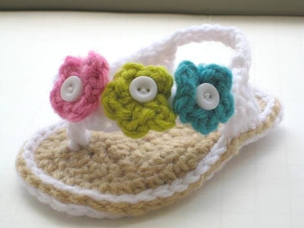 Crochet Pattern  Booties , Baby Flip Flops or Thongs for Girls, Crochet Pattern in 4 sizes( pdf pattern for sale)