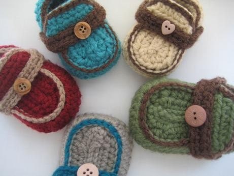 Boy's Moccasins Crochet Baby Booties Pattern ( pdf pattern for sale) in 4 sizes
