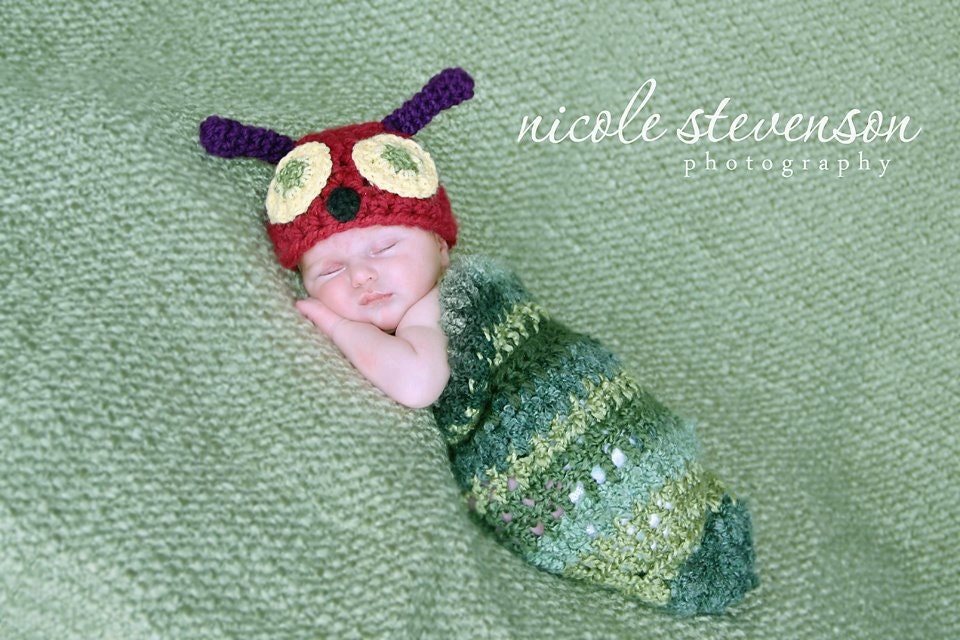 Little Caterpillar crochet Baby Cocoon Pod with Beanie Photo Prop for newborn babies - green and red
