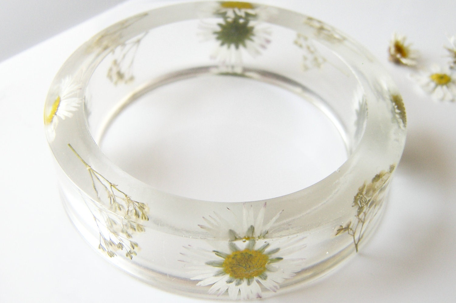 Real Daisy Bangle, Botanical Bracelet, Real Flower Jewelry, Eco Friendly, Pressed Flower Jewelry