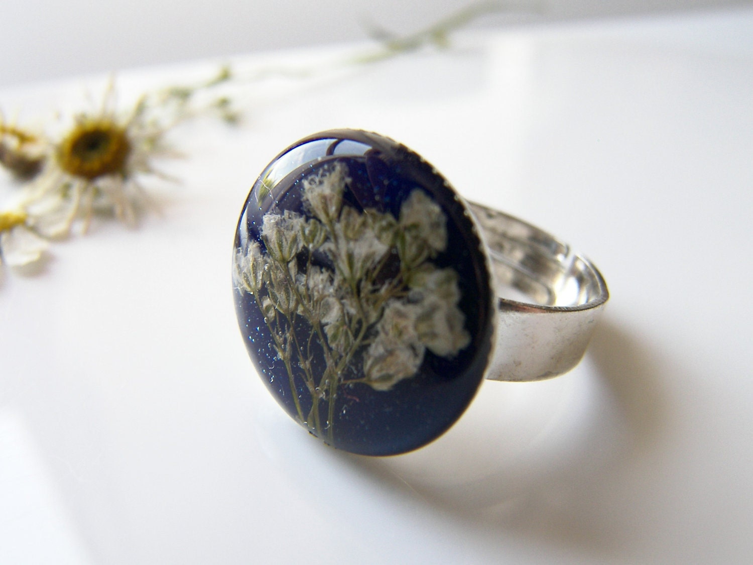 Pressed Flower Ring, Blue Resin Ring, Nature Specimen, Eco Ring, Eco Friendly, Babies Breath