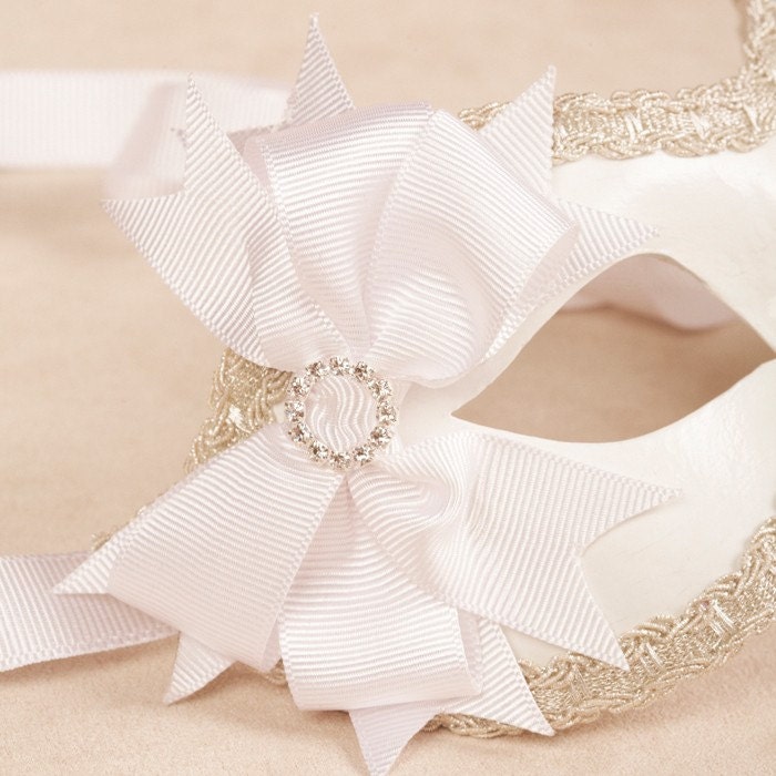 Mia White/Silver masquerade mask /req37430
