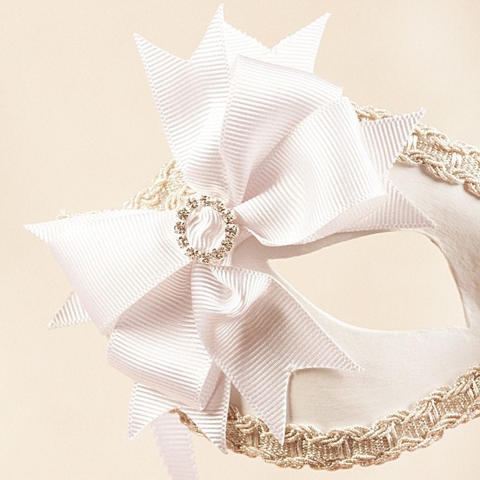 Mia White/Silver masquerade mask /req37430