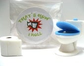 Toilet Paper - Thats How I Roll - Funny Wood Magnet