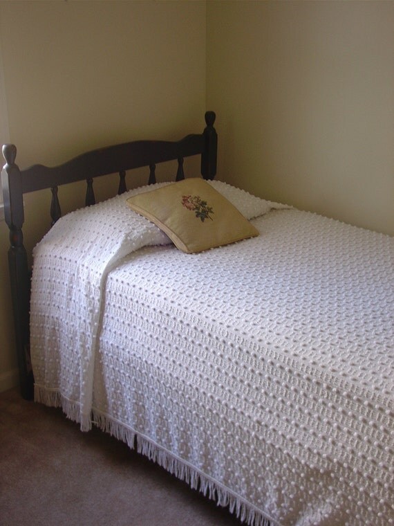 Vintage Twin Chenille Bedspread by vintagegoodness1 on Etsy