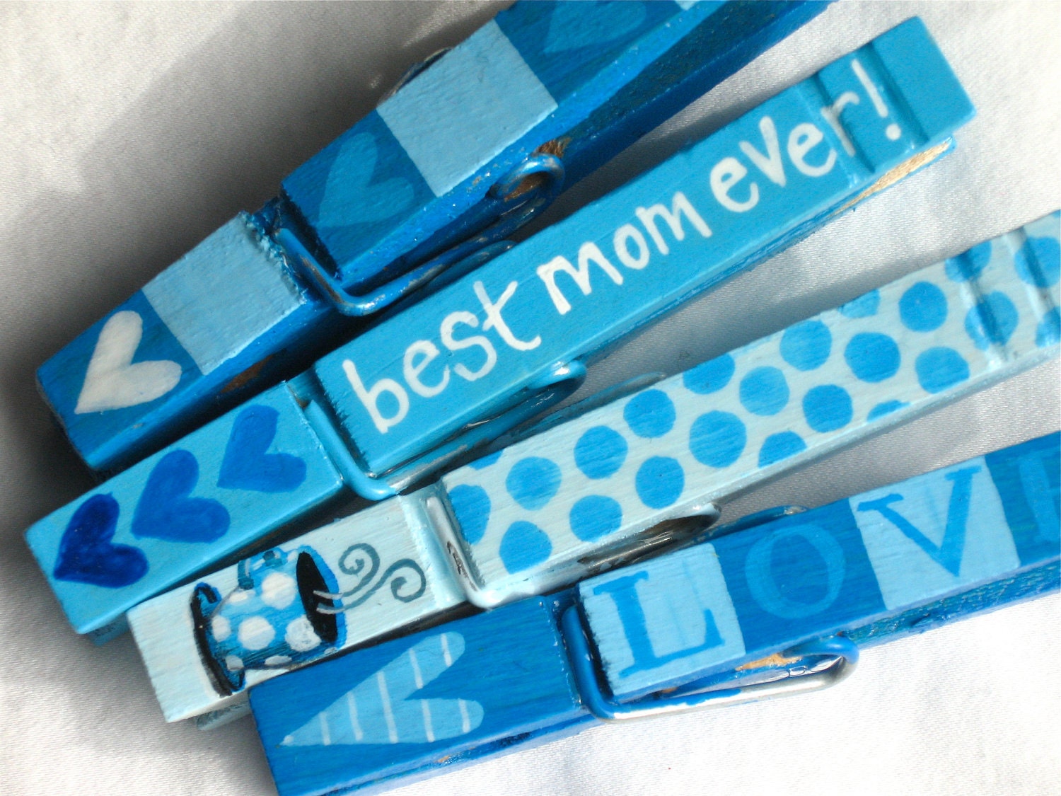 BEST MOM EVER hand painted magnetic clothespin set