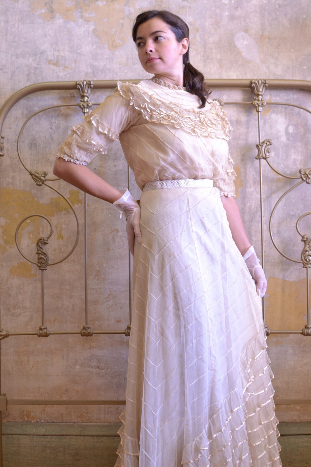 1900s 1910s Edwardian Ruffled Bridal Skirt and Blouse with Pintuck & Beading Detail Sz Small // Medium