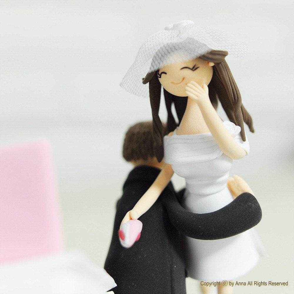 Workaholic couple wedding cake topper Gift Decoration - Stop working on the computer or we are late for ceremony