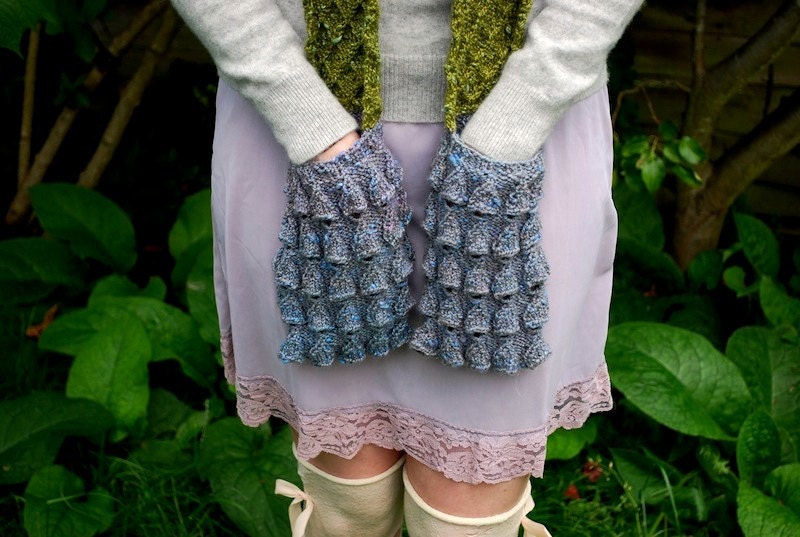 moss and bluebell (pocket scarf) KNITTING PATTERN