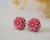 Floral Post Earrings - Pink Marguerite in LIght Breeze