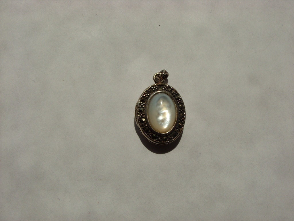Vintage Silver Opalescent Locket