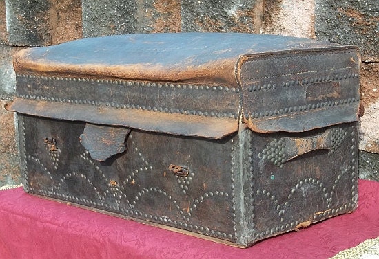 1810 Antique Primitive Tool Leather Soft Top Wagon Travel Steamer Trunk Chest