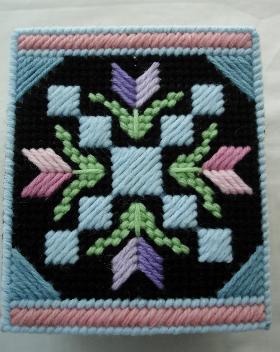 Garden Path Quilt Pattern Tissue Box Cover