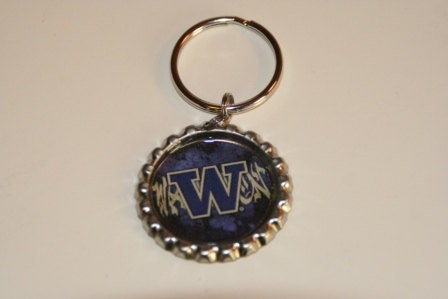 University of Washington Golden Flames "W" Bottle Cap Keychain, Zipper or Backpack Pull
